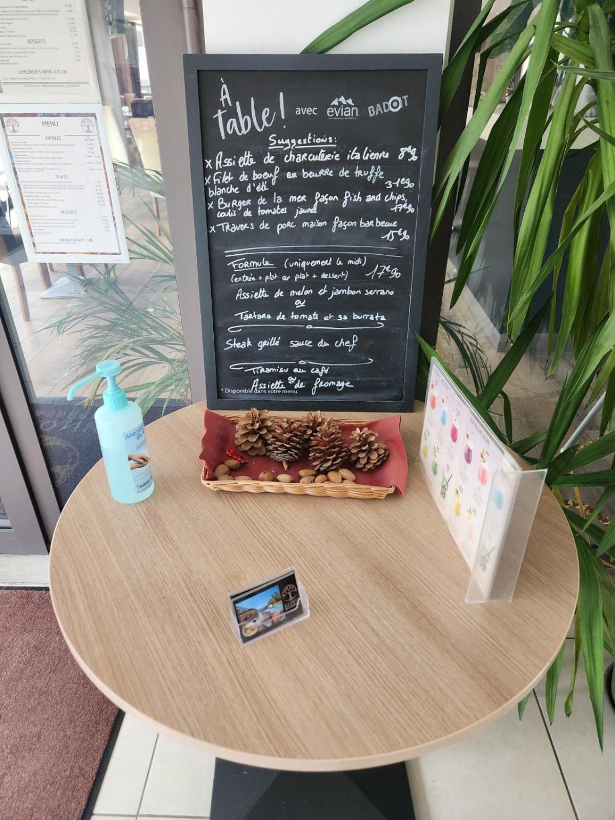 Éguilles Le Petit Patio Fleuriアパートホテル エクステリア 写真