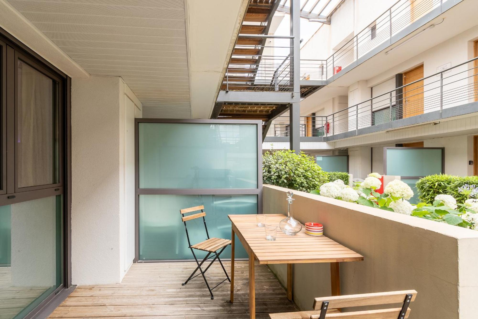 Éguilles Le Petit Patio Fleuriアパートホテル エクステリア 写真